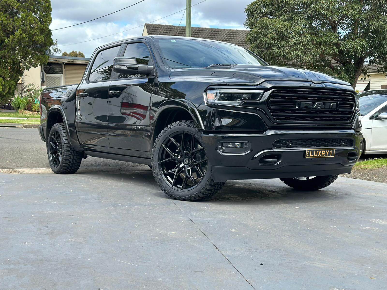 Dodge_Ram_1500_Rims_GT_Form_GFS1_Gloss_Black_22_Inch_Rims_Falken_Wildpeak_Tyres_AT3W