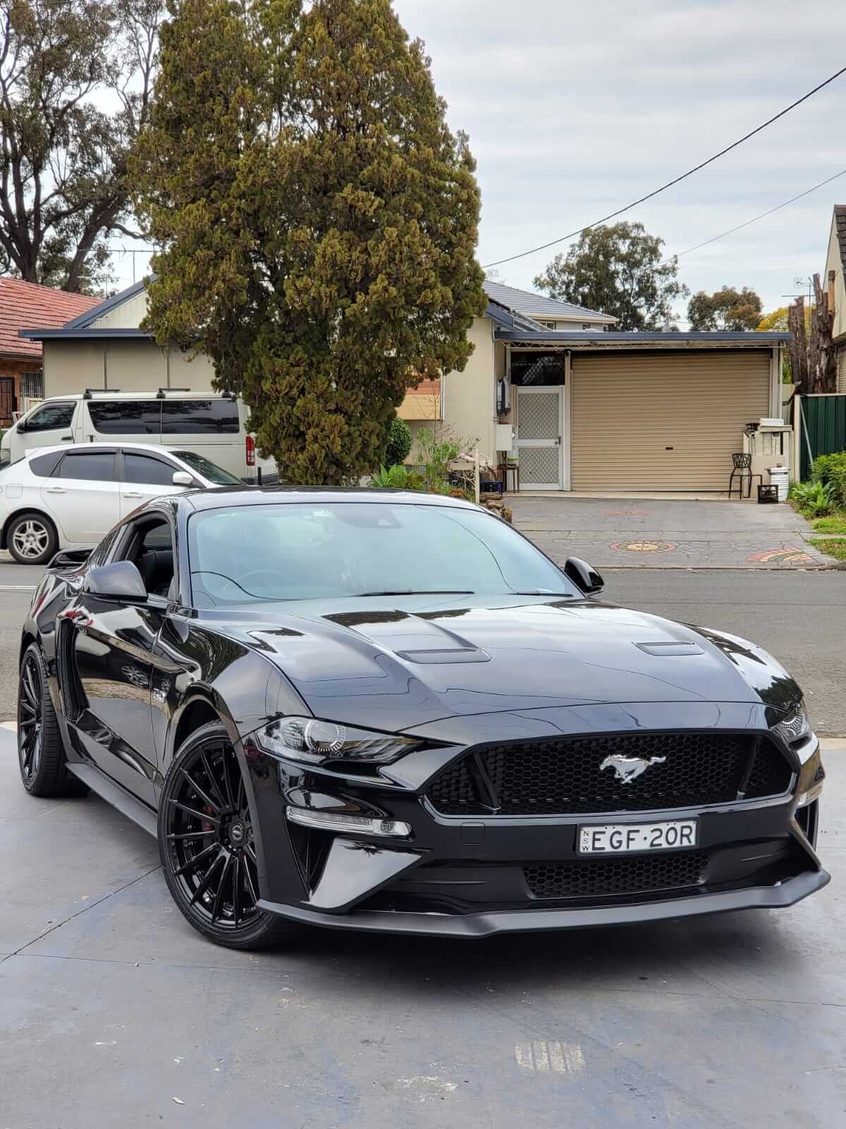 Ford_Mustang_Wheels_20_inch_GT_Form_Anvil_Gloss_Black_Rims