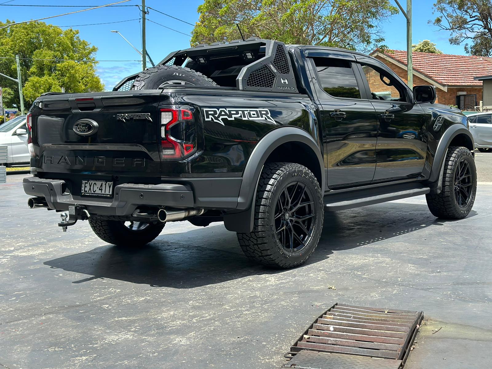 Ford_Ranger_Raptor_Wheels_GT_Form_GFS1_Gloss_Black_Rims_1