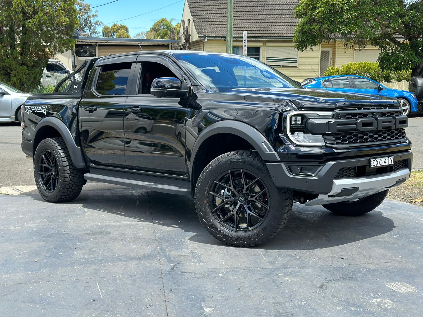 Ford_Ranger_Raptor_Wheels_GT_Form_GFS1_Gloss_Black_Rims_2