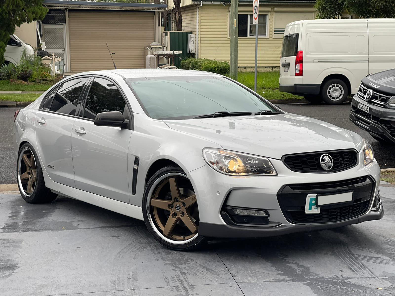 Holden_Commodore_wheels_20_inch_staggered_gt_form_legacy_matte_bronze_chrome_lip_rims