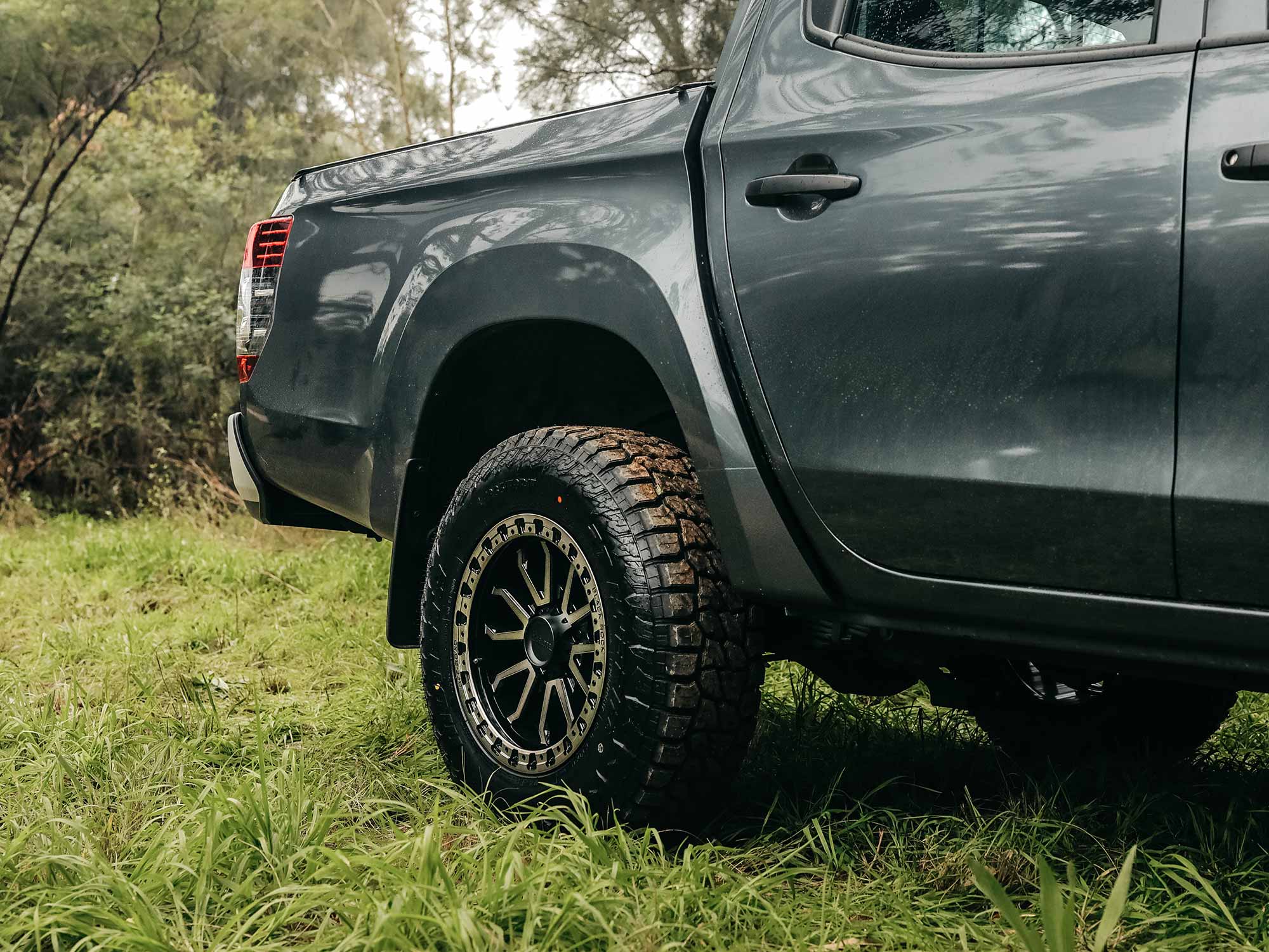 MITSUBISHI_TRITON__WHEELS_BLACK_ROCK_COBRA_GLOSS_BLACK_DARK_TINT_RIMS