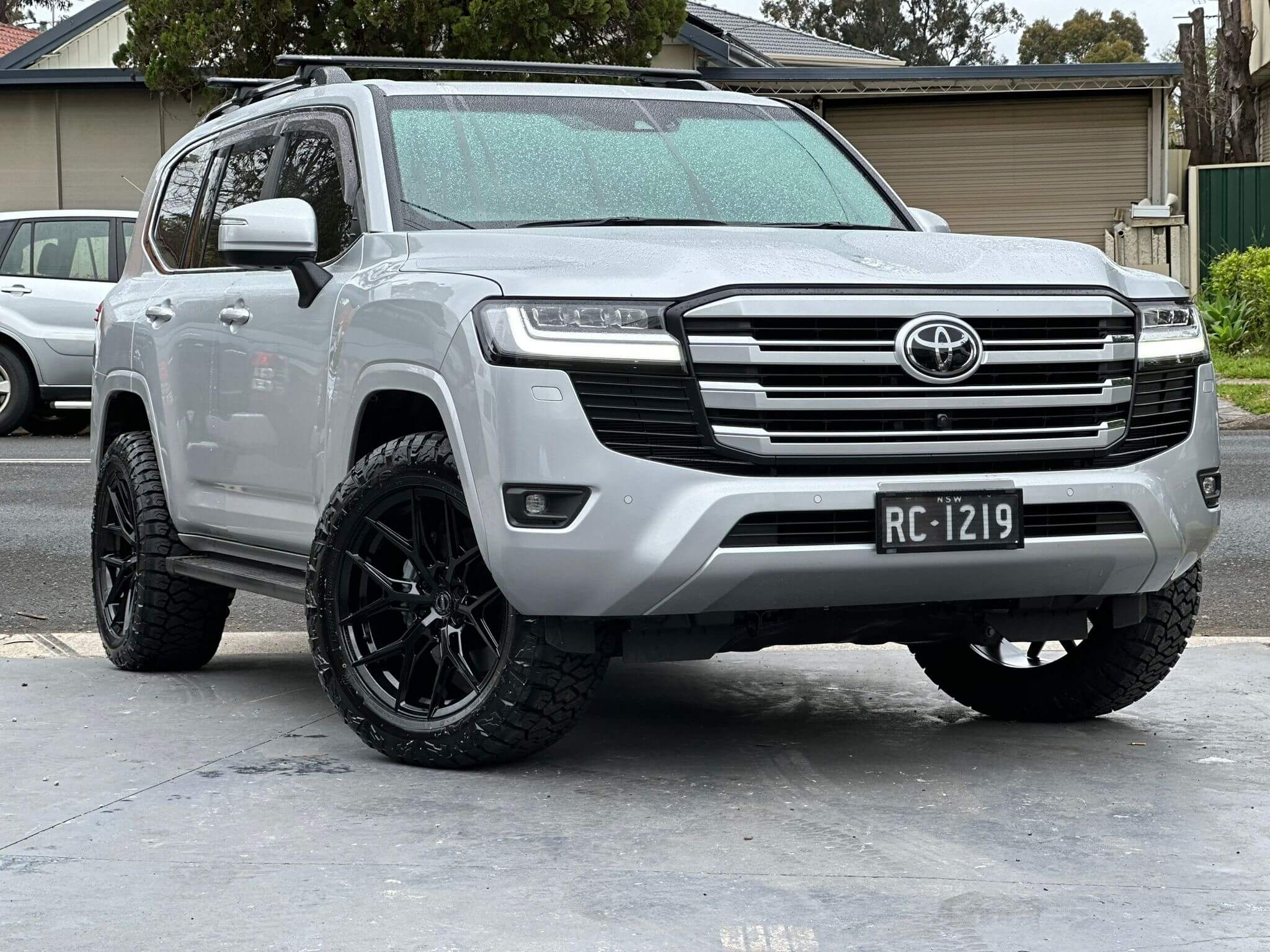 Toyota_LandCruiser_Wheels_GT_Form_GFS1_Gloss_Black_Rims_1