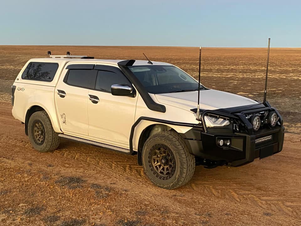 Isuzu Dmax | Black Rock Cage Dark Bronze Black Ring Wheels