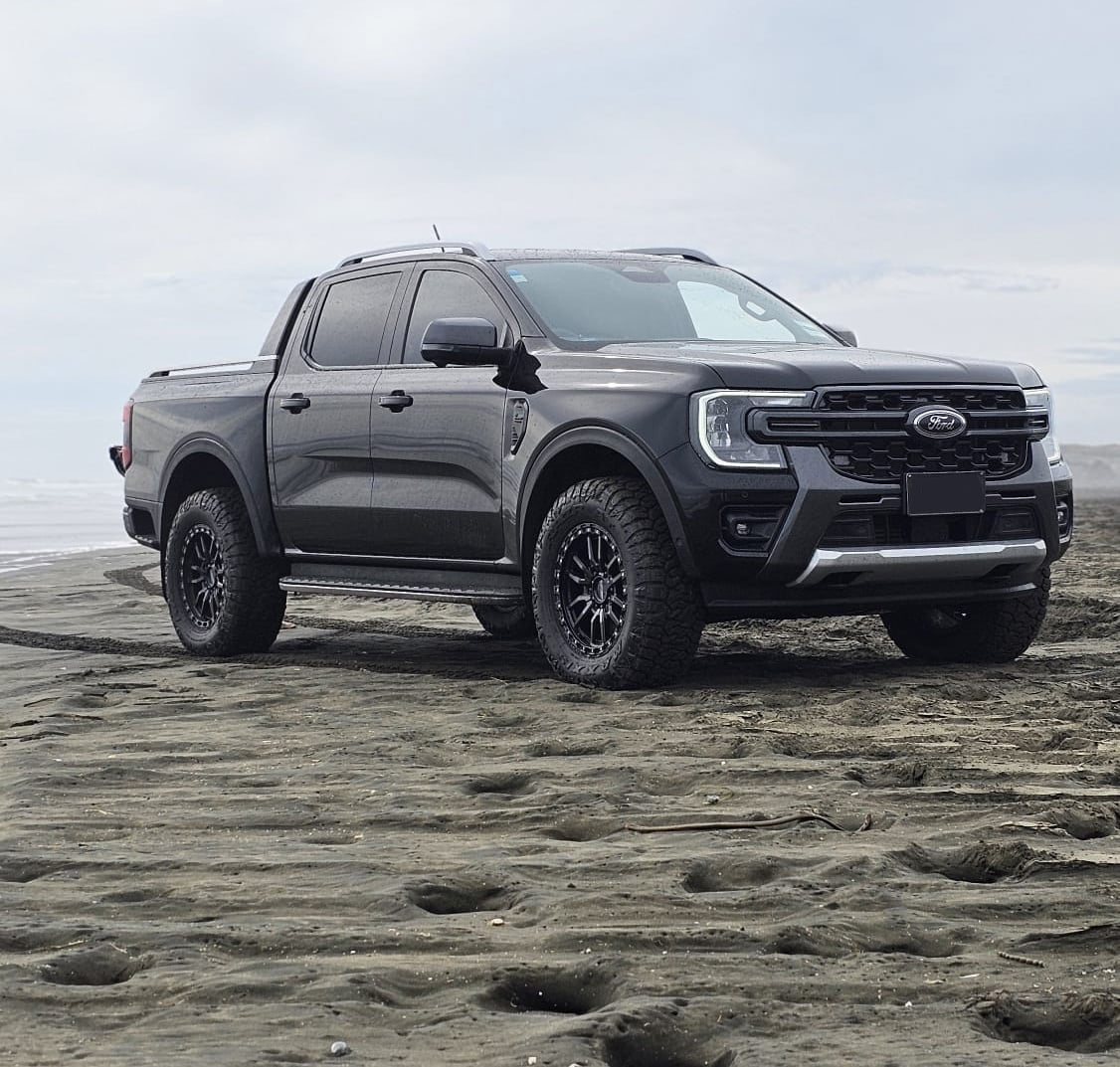 FORD RANGER NEXT GEN | 18" BLACK ROCK RAMBLER GLOSS BLACK TINTED WHEELS