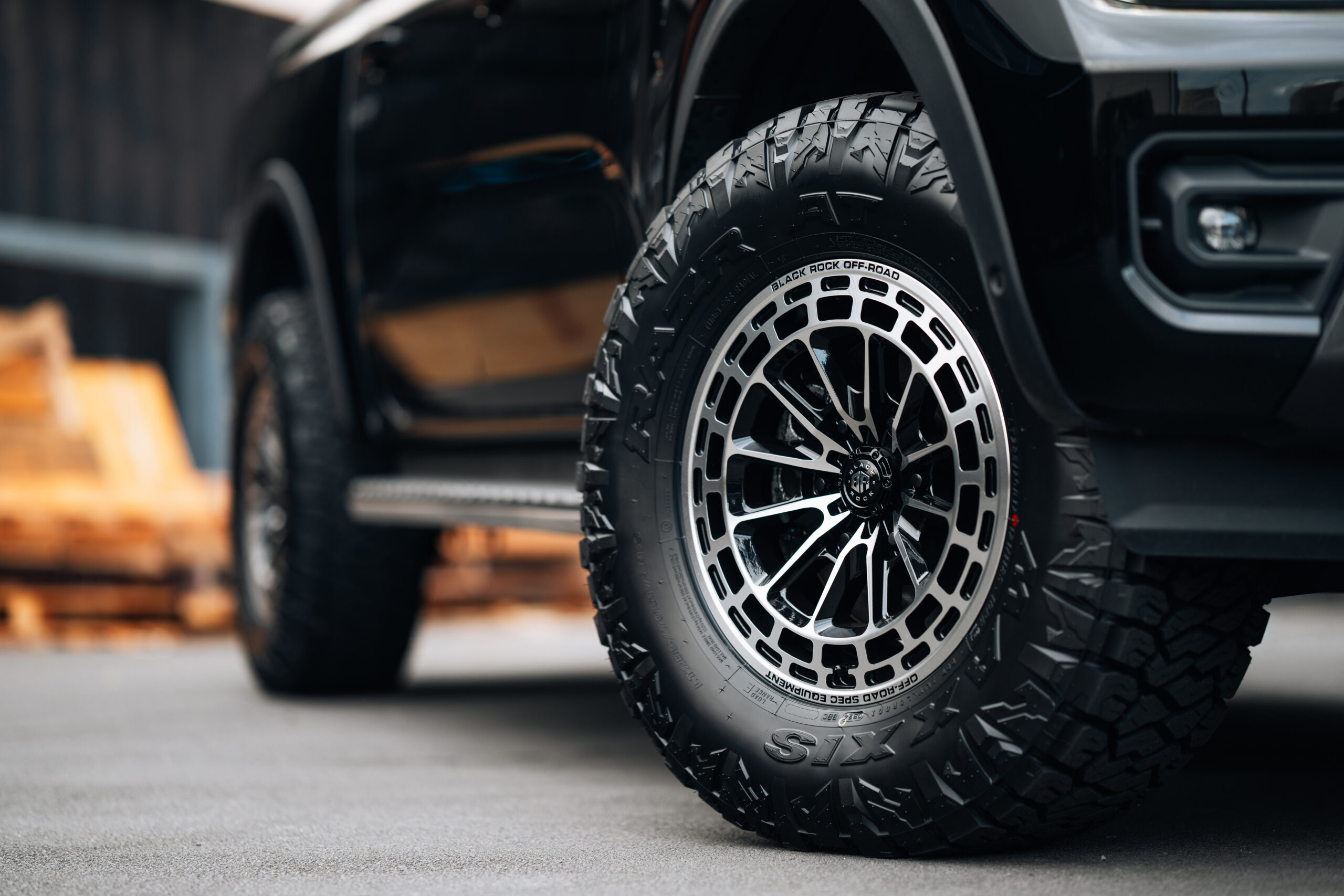 FORD RANGER NEXT GEN | 17" BLACK ROCK VORTEX GLOSS BLACK MACHINED RIM
