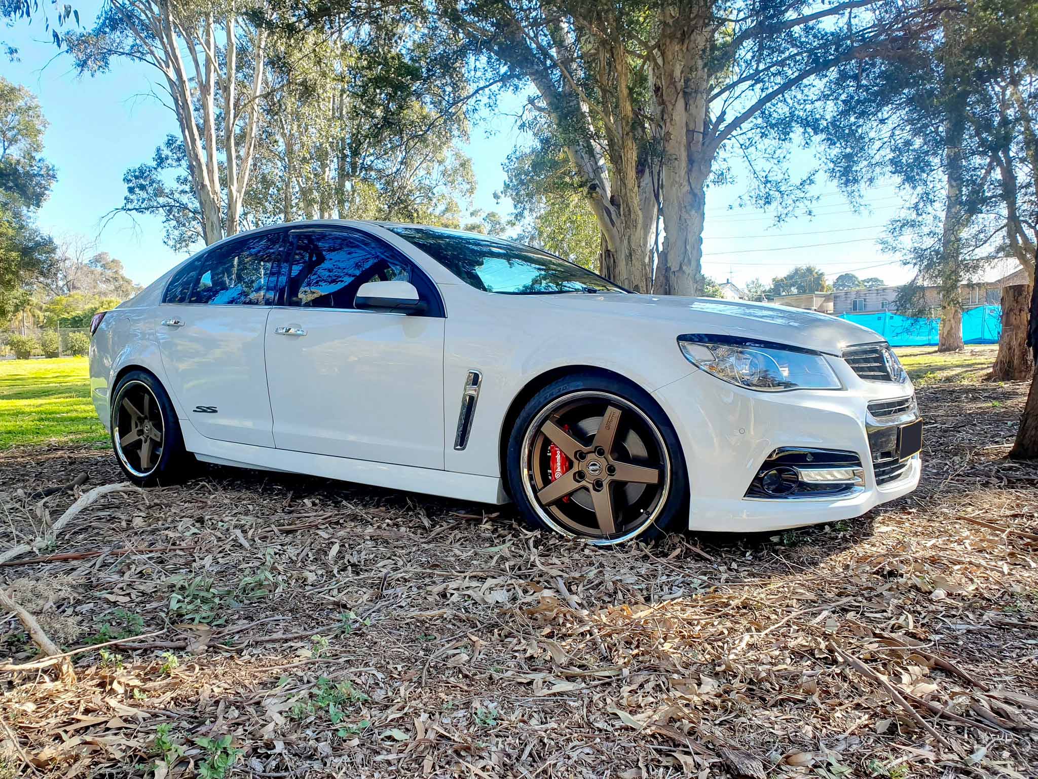 HOLDEN COMMODORE SSV | 20" STAGGERED GT FORM LEGACY MATTE BRONZE CHROME LIP WHEELS