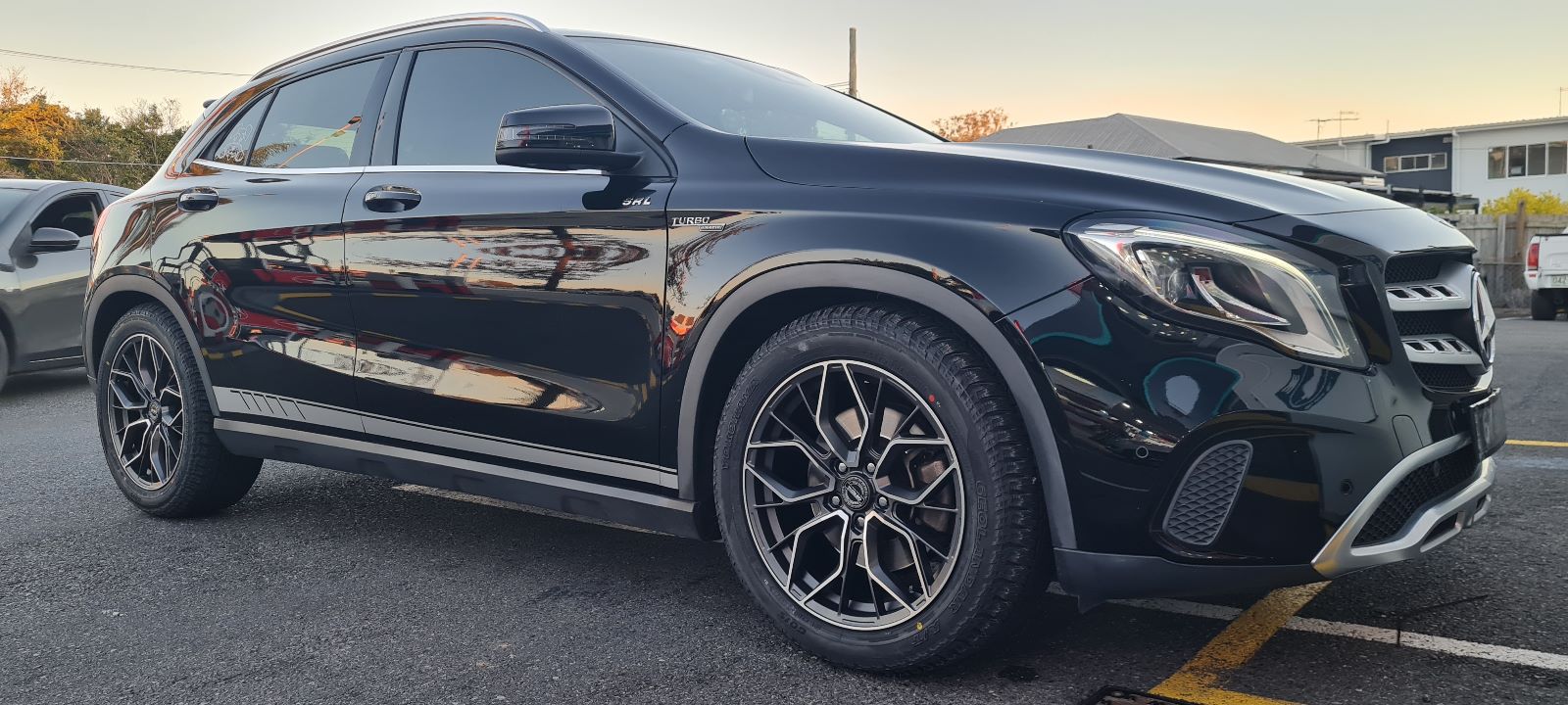 MERCEDES GLA | 18" GT FORM MARQUEE SATIN GUNMETAL MACHINED FACE WHEELS