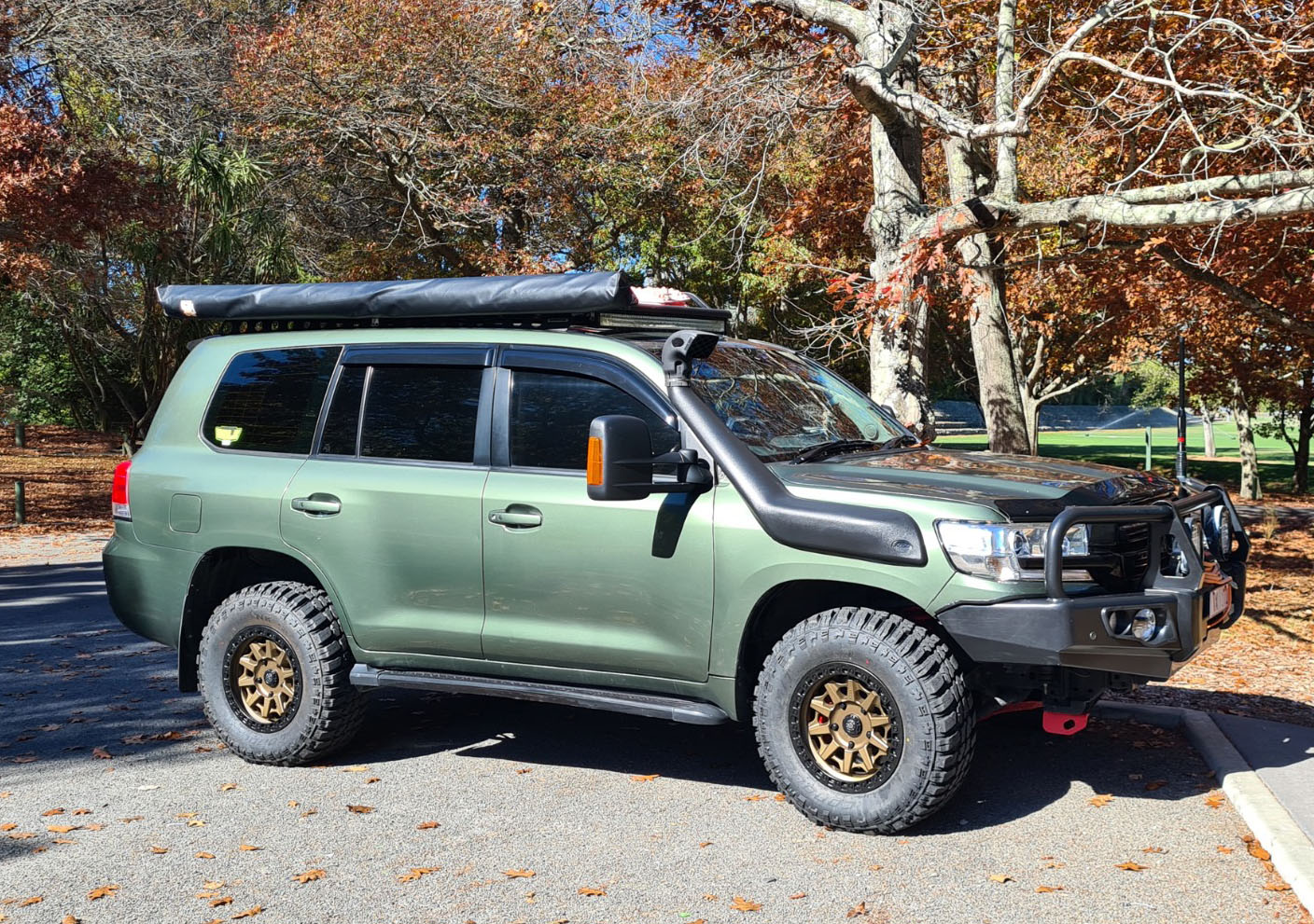 TOYOTA LANDCRUISER 200 SERIES | 17" BLACK ROCK CAGE DARK BRONZE BLACK RING WHEELS
